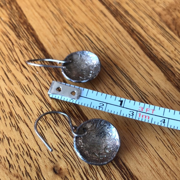 Kenneth Cole Earrings- silver - Picture 6 of 7